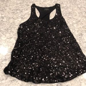 Sequin tank